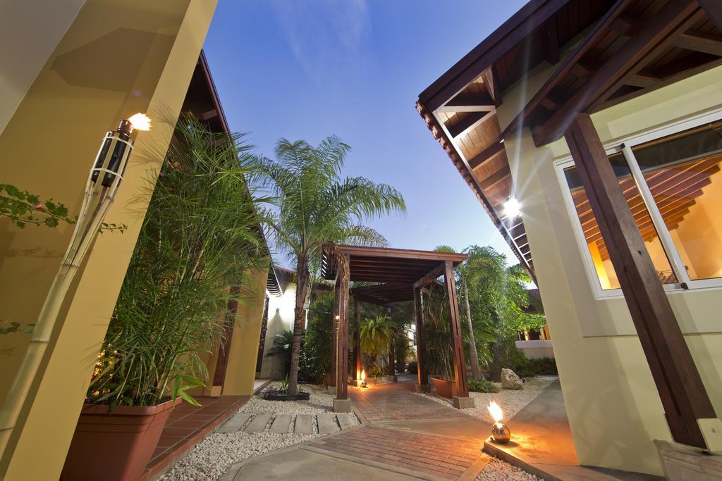 Costa Esmeralda Village Palm Beach Exterior photo